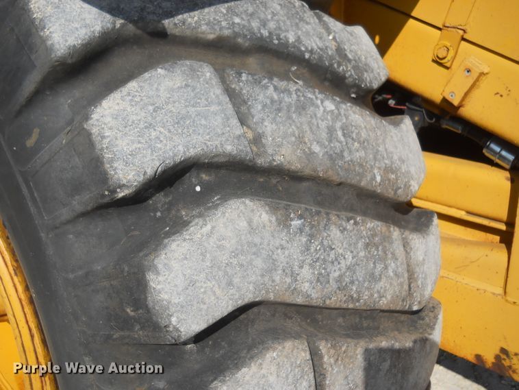 image for item HO9698 1979 John Deere JD762  elevating scraper