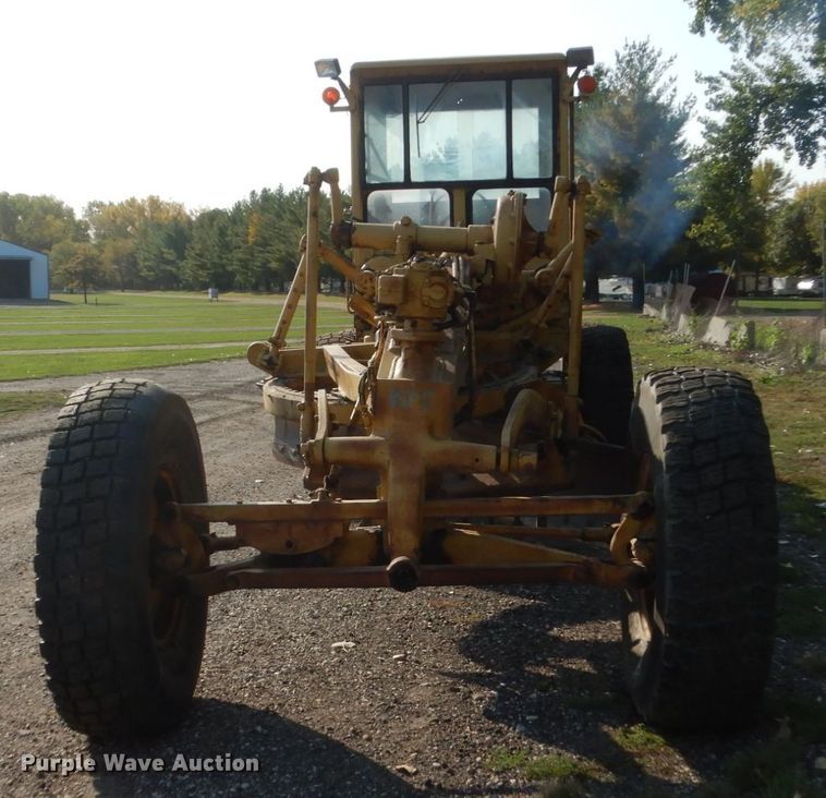 image for item HP9994 1961 Caterpillar 12E  rigid frame motor grader