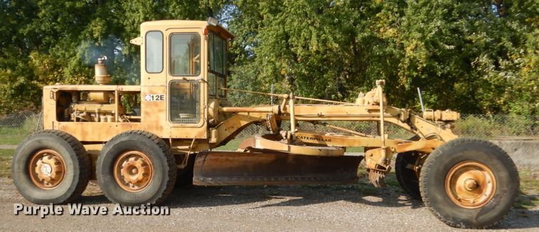 image for item HP9994 1961 Caterpillar 12E  rigid frame motor grader