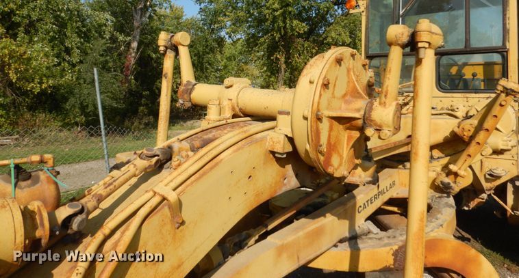 image for item HP9994 1961 Caterpillar 12E  rigid frame motor grader