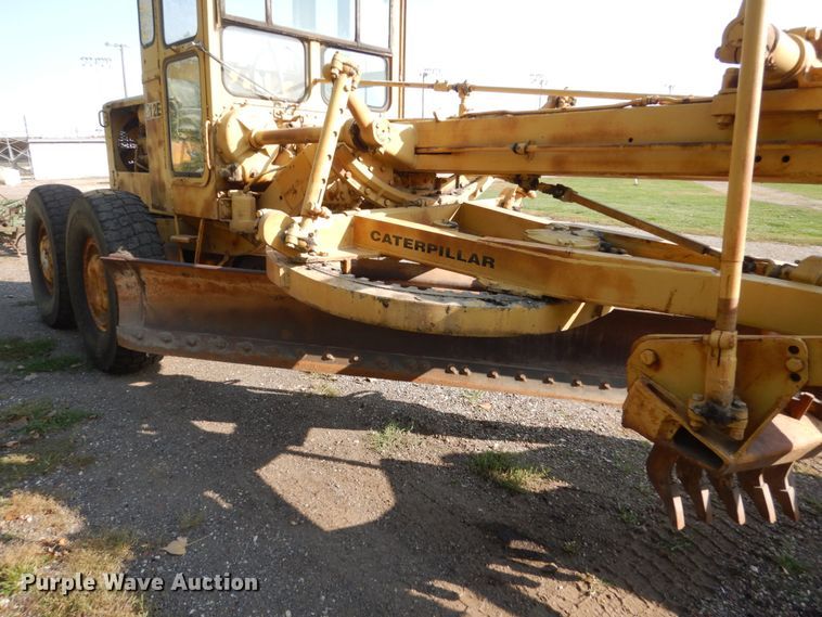image for item HP9994 1961 Caterpillar 12E  rigid frame motor grader
