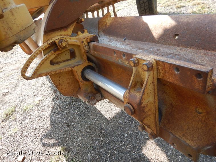 image for item HP9994 1961 Caterpillar 12E  rigid frame motor grader