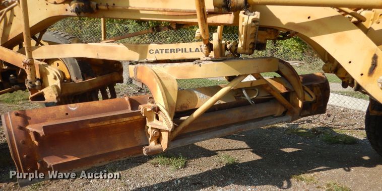 image for item HP9994 1961 Caterpillar 12E  rigid frame motor grader