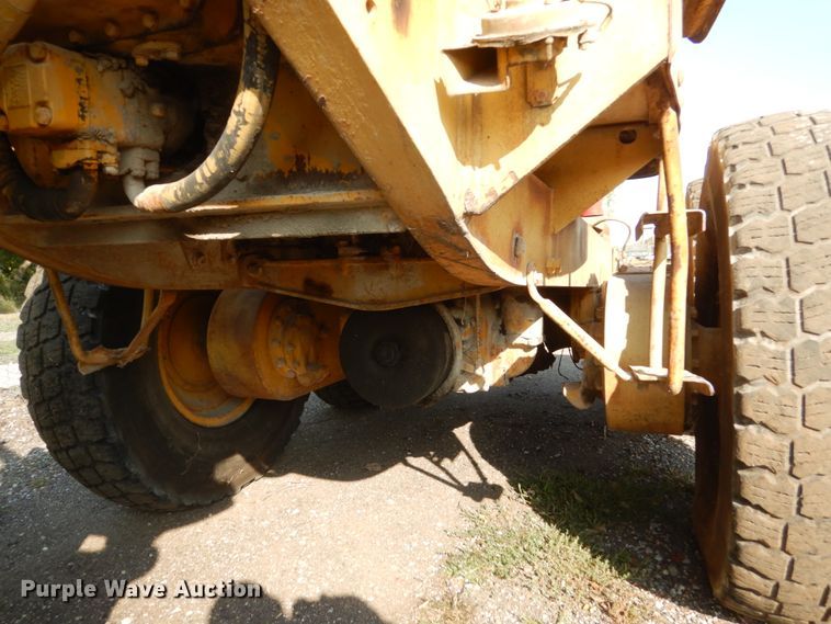 image for item HP9994 1961 Caterpillar 12E  rigid frame motor grader