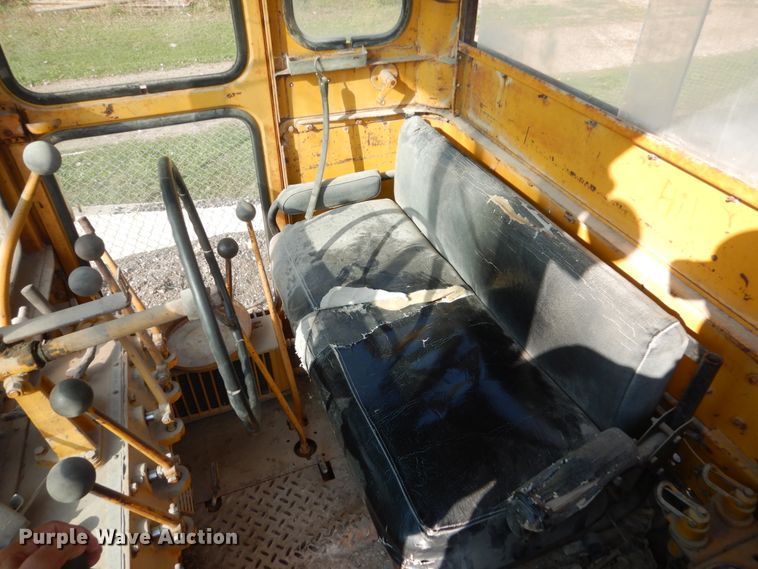 image for item HP9994 1961 Caterpillar 12E  rigid frame motor grader