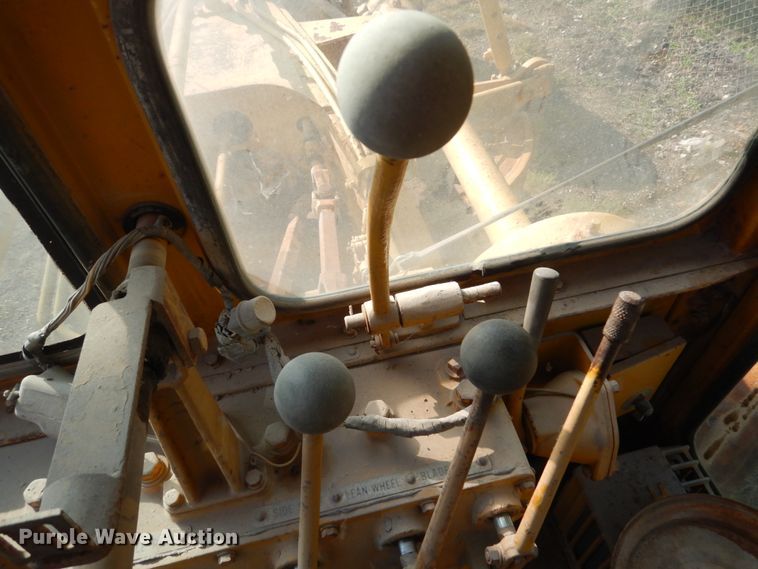 image for item HP9994 1961 Caterpillar 12E  rigid frame motor grader