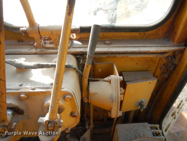 image for item HP9994 1961 Caterpillar 12E  rigid frame motor grader