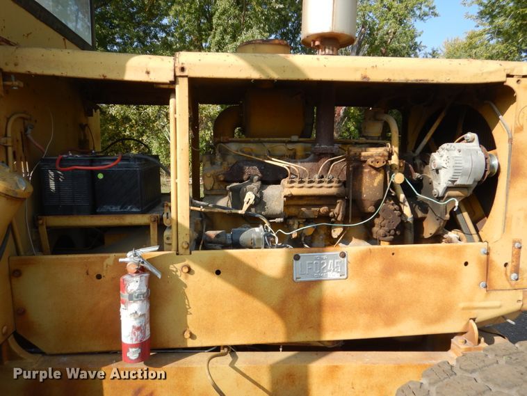 image for item HP9994 1961 Caterpillar 12E  rigid frame motor grader