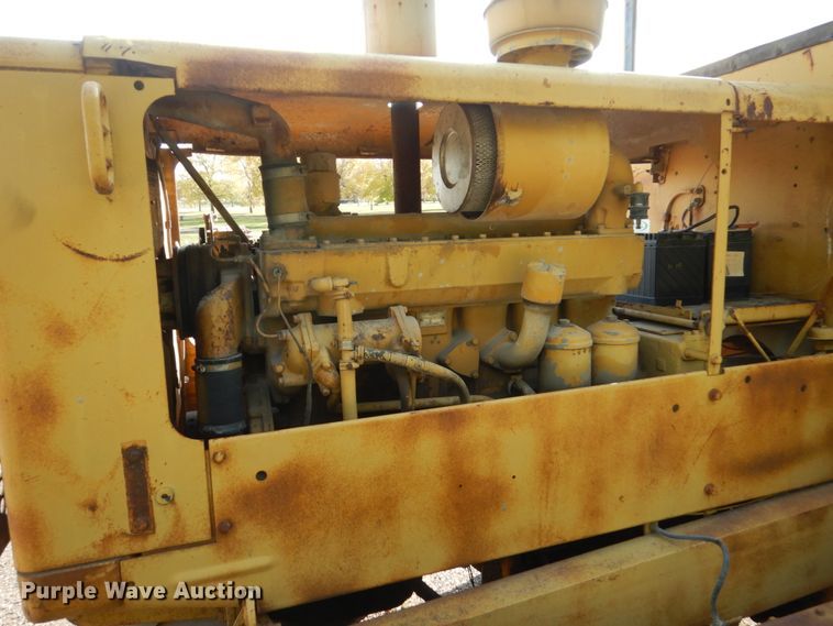 image for item HP9994 1961 Caterpillar 12E  rigid frame motor grader