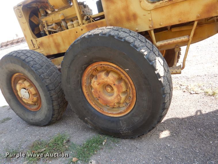 image for item HP9994 1961 Caterpillar 12E  rigid frame motor grader