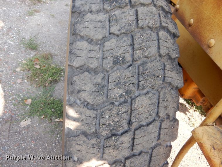 image for item HP9994 1961 Caterpillar 12E  rigid frame motor grader