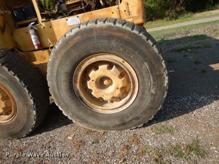 image for item HP9994 1961 Caterpillar 12E  rigid frame motor grader