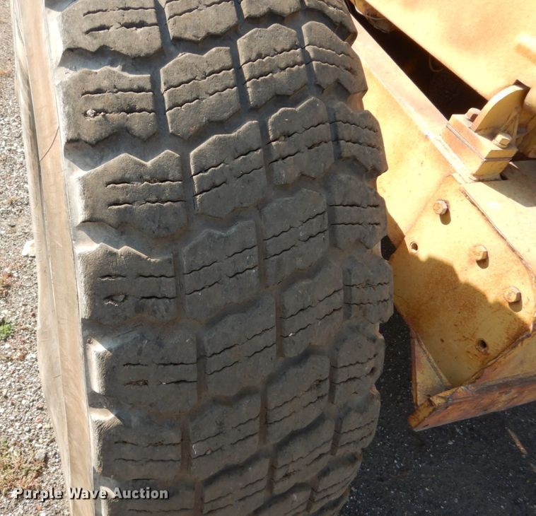 image for item HP9994 1961 Caterpillar 12E  rigid frame motor grader