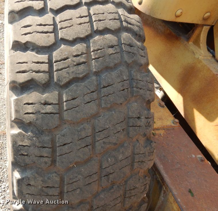 image for item HP9994 1961 Caterpillar 12E  rigid frame motor grader