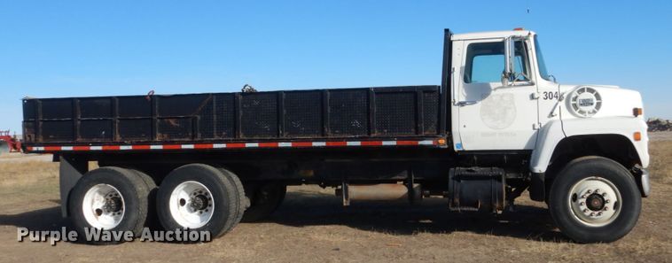 image for item HS9361 1985 Ford 9000  dump truck