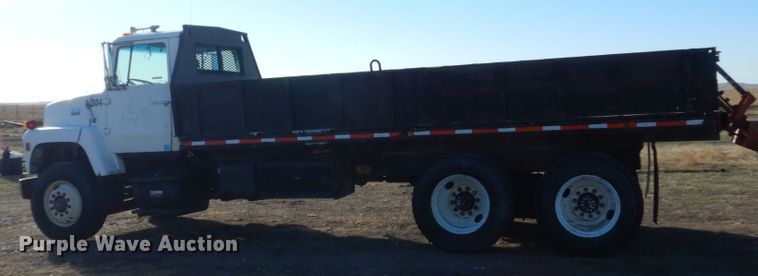 image for item HS9361 1985 Ford 9000  dump truck