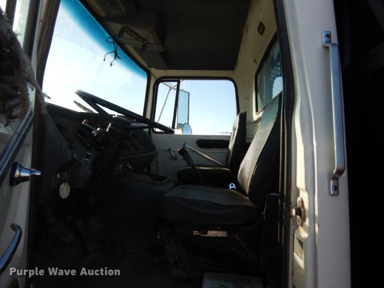 image for item HS9361 1985 Ford 9000  dump truck