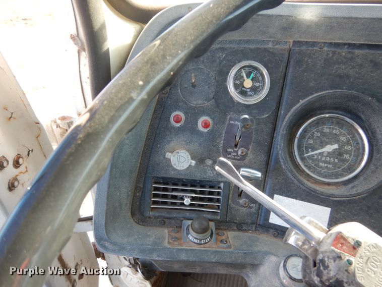 image for item HS9361 1985 Ford 9000  dump truck