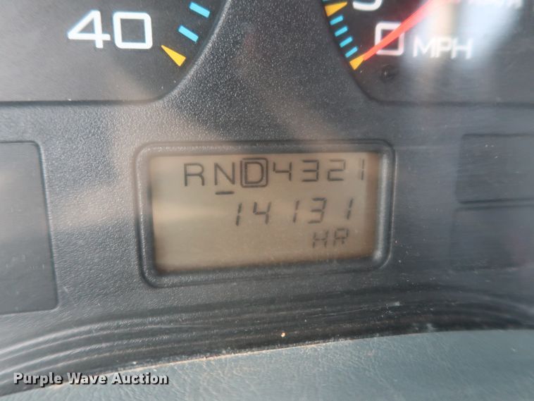 image for item HS9560 2003 International 7400  digger derrick truck