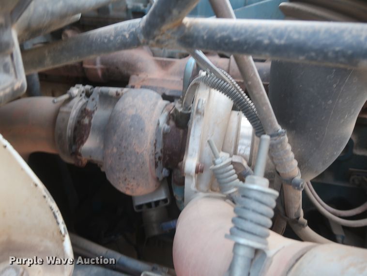 image for item HS9560 2003 International 7400  digger derrick truck