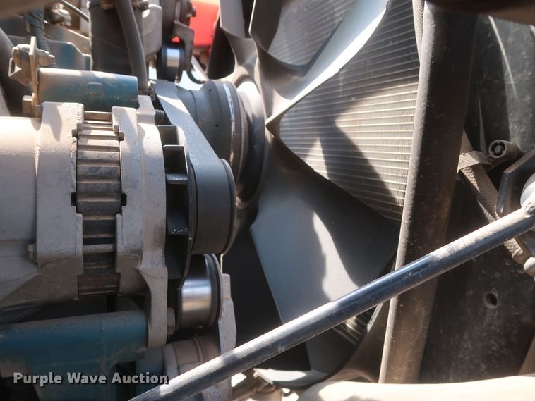 image for item HS9560 2003 International 7400  digger derrick truck