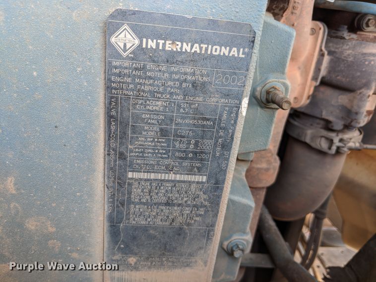 image for item HS9560 2003 International 7400  digger derrick truck