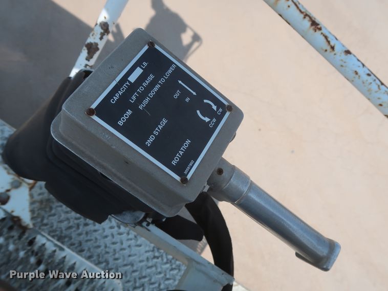 image for item HS9560 2003 International 7400  digger derrick truck