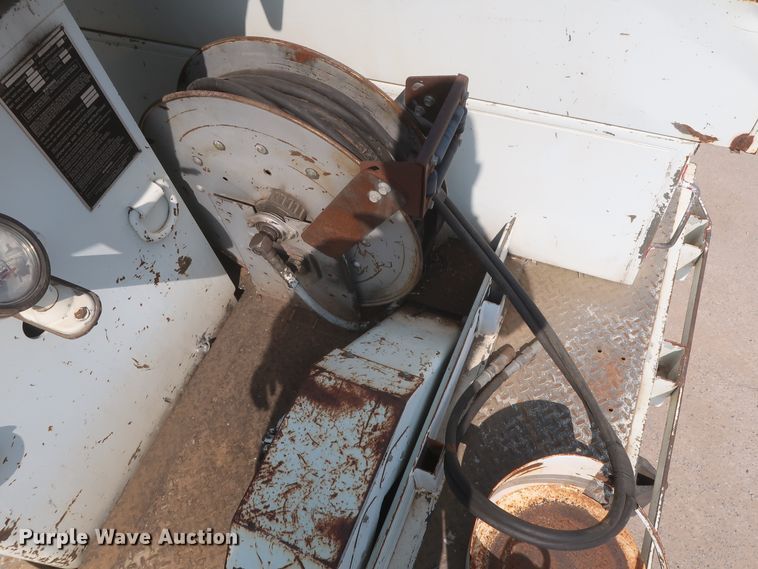 image for item HS9560 2003 International 7400  digger derrick truck