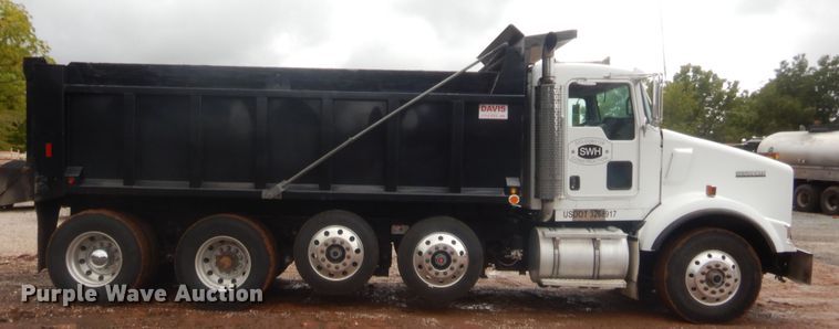 image for item HW9332 2007 Kenworth T800  dump truck