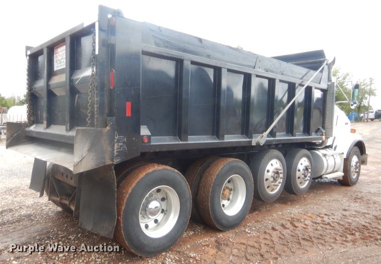 image for item HW9332 2007 Kenworth T800  dump truck
