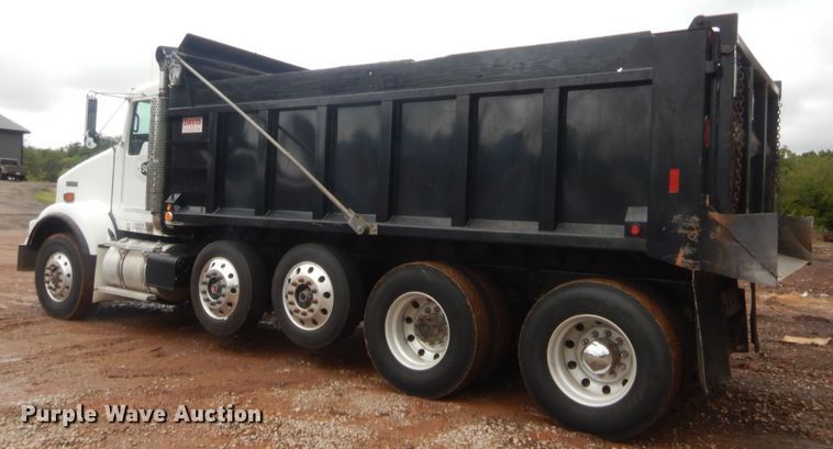 image for item HW9332 2007 Kenworth T800  dump truck