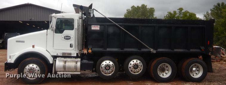 image for item HW9332 2007 Kenworth T800  dump truck