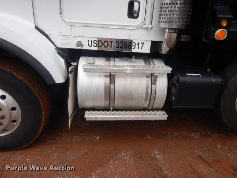 image for item HW9332 2007 Kenworth T800  dump truck