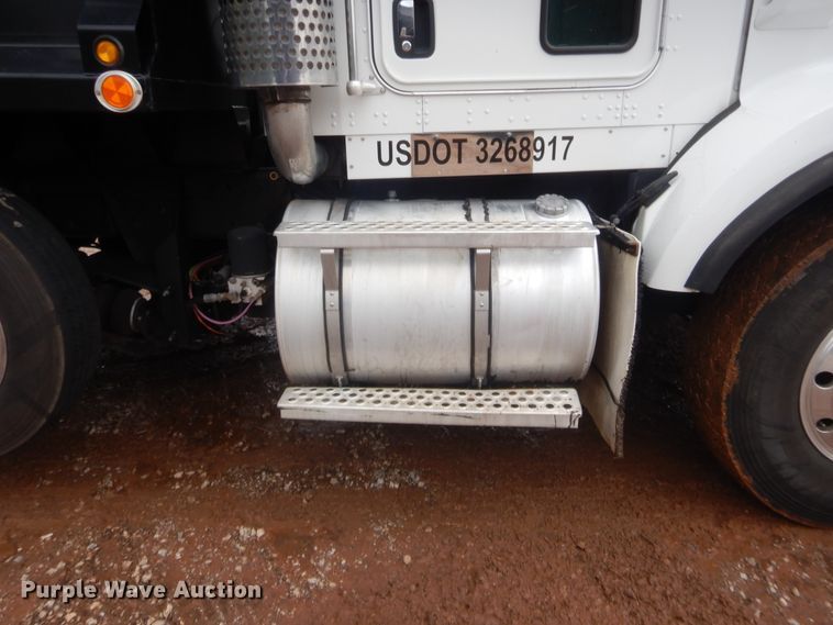 image for item HW9332 2007 Kenworth T800  dump truck