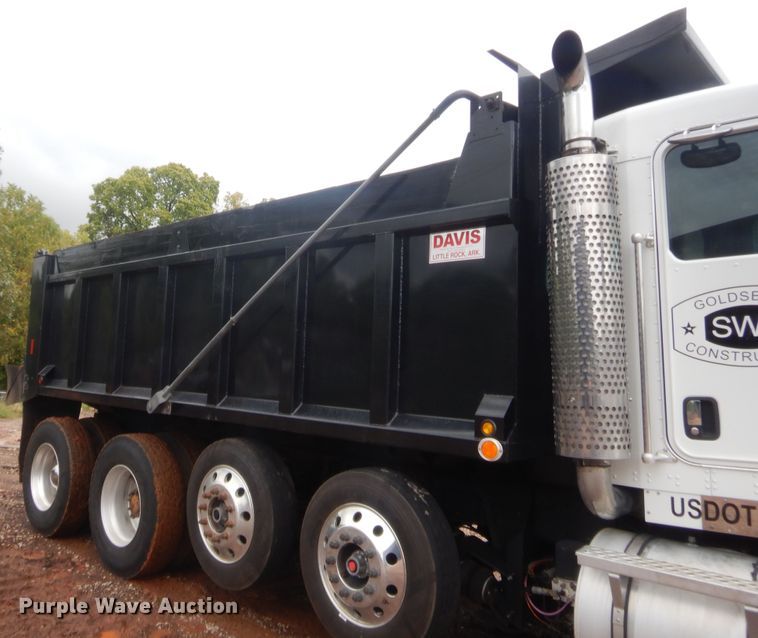 image for item HW9332 2007 Kenworth T800  dump truck