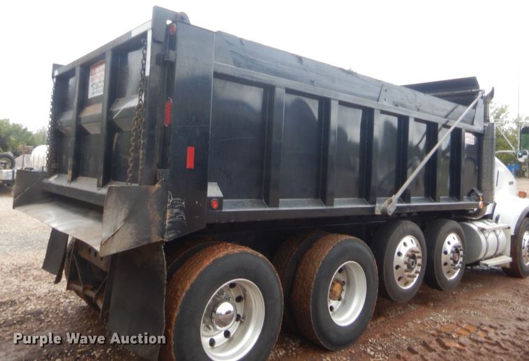 image for item HW9332 2007 Kenworth T800  dump truck
