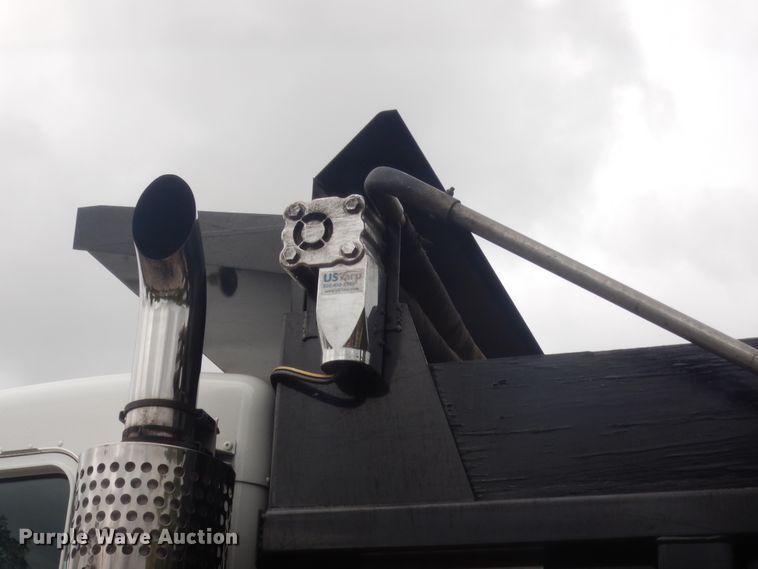 image for item HW9332 2007 Kenworth T800  dump truck