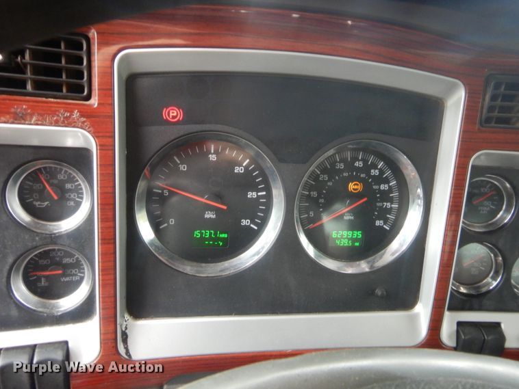 image for item HW9332 2007 Kenworth T800  dump truck