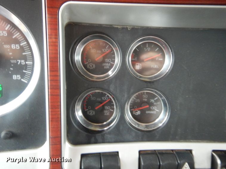 image for item HW9332 2007 Kenworth T800  dump truck