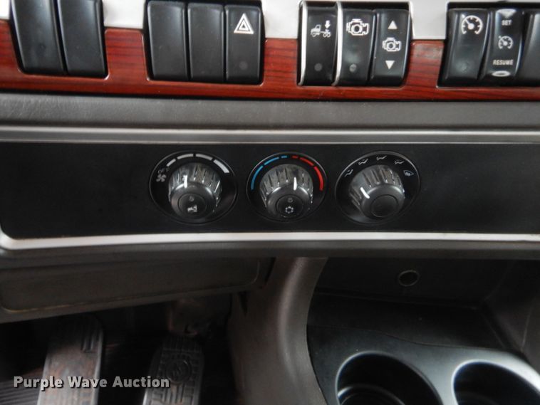 image for item HW9332 2007 Kenworth T800  dump truck