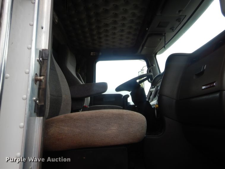 image for item HW9332 2007 Kenworth T800  dump truck