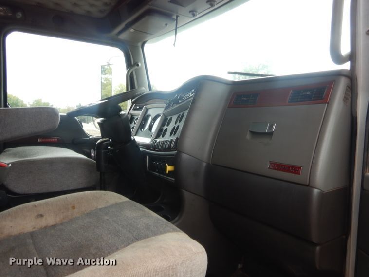 image for item HW9332 2007 Kenworth T800  dump truck