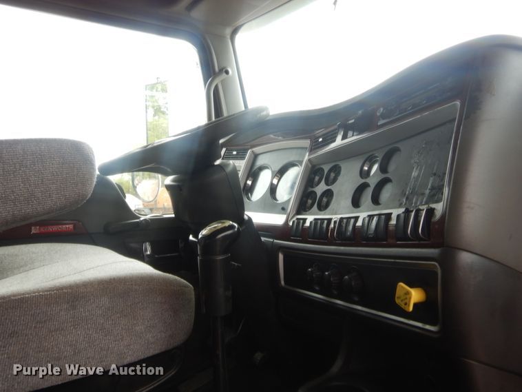 image for item HW9332 2007 Kenworth T800  dump truck