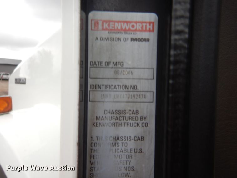 image for item HW9332 2007 Kenworth T800  dump truck