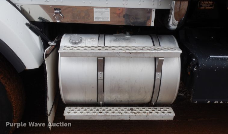 image for item HW9333 2007 Kenworth T800  dump truck