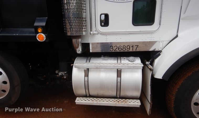 image for item HW9333 2007 Kenworth T800  dump truck