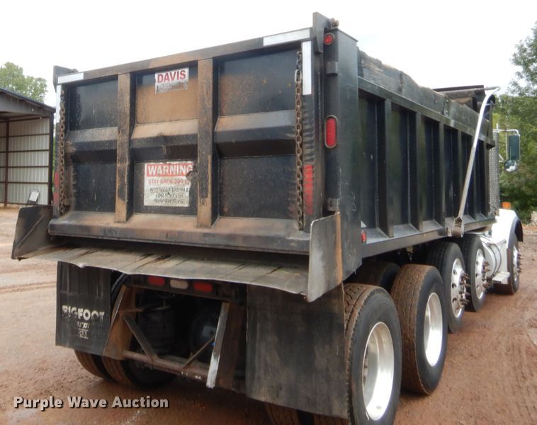 image for item HW9333 2007 Kenworth T800  dump truck