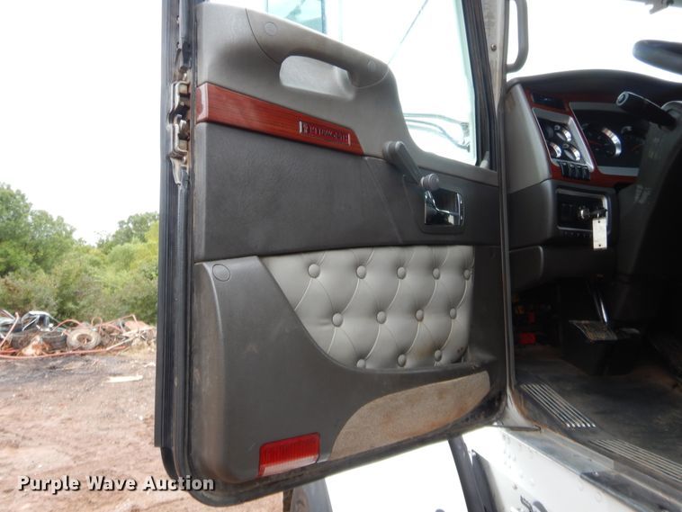 image for item HW9333 2007 Kenworth T800  dump truck