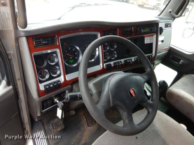 image for item HW9333 2007 Kenworth T800  dump truck