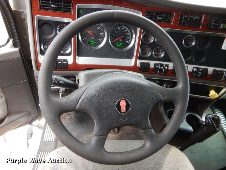 image for item HW9333 2007 Kenworth T800  dump truck